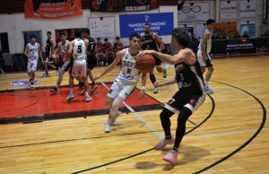 Pablo Bruna manejó los hilos de un Presidente que llegó a 13 victorias en fila.